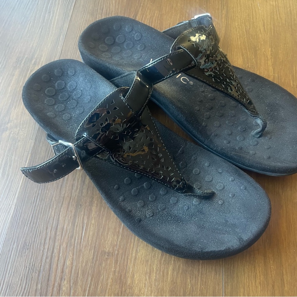 VIONIC Sandals Women 7 Rest Tropez Thong Black Patent Leather Shoes Orthaheel